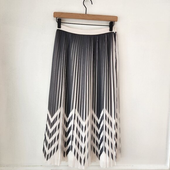 Banana Republic Zigzag Pleated Midi Skirt White Grey Chiffon Flowy Career 0 - Picture 1 of 7